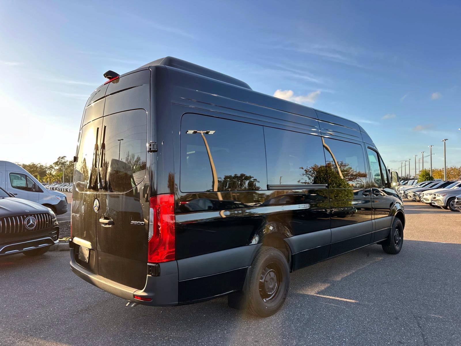 Mercedes Sprinter - View 3