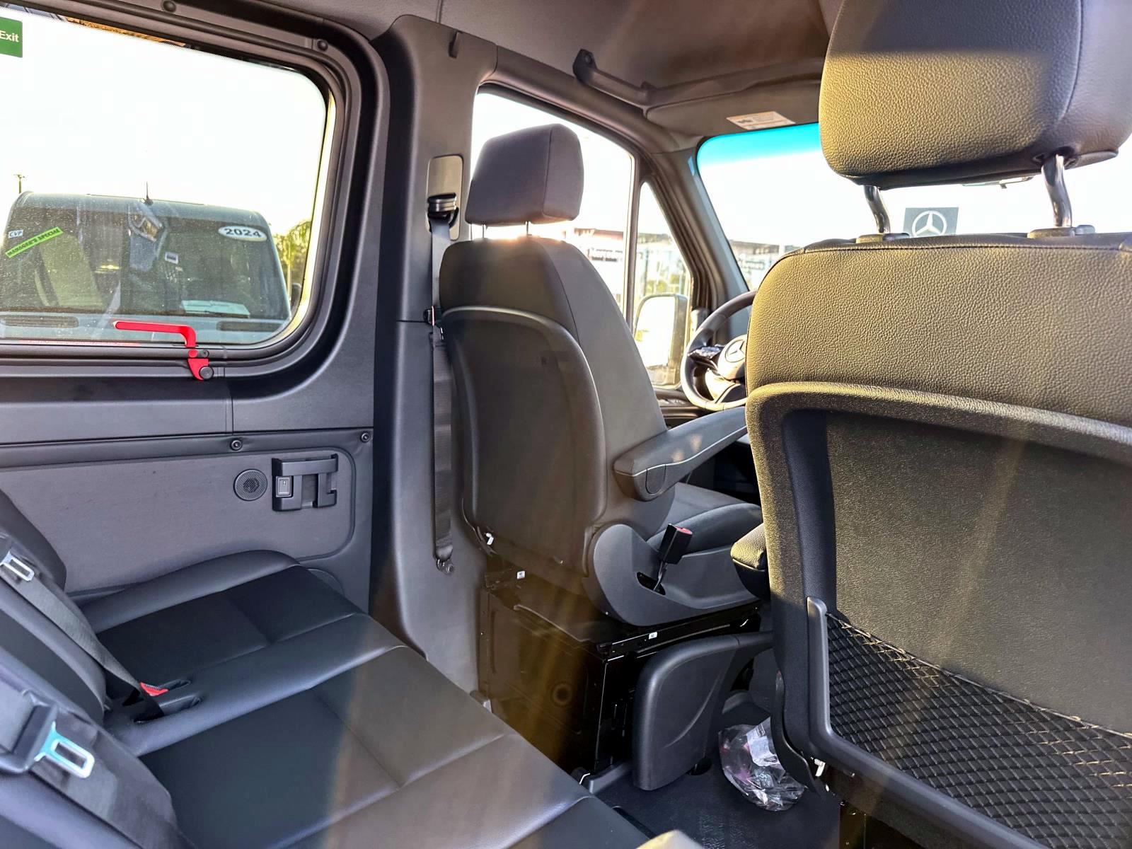 Mercedes Sprinter - View 6